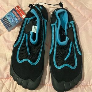 NWT woman’s Water shoes